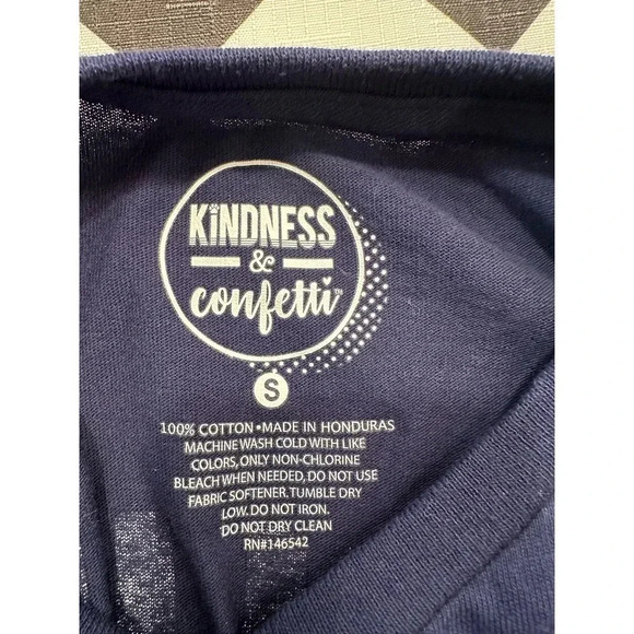 Kindness and Confetti Tee. Chillin with my Snowmies . Size small Navy - Picture 4 of 4